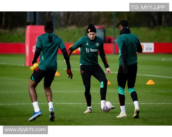 米内罗与运动男孩激战正酣谁能在这场对决中笑到最后